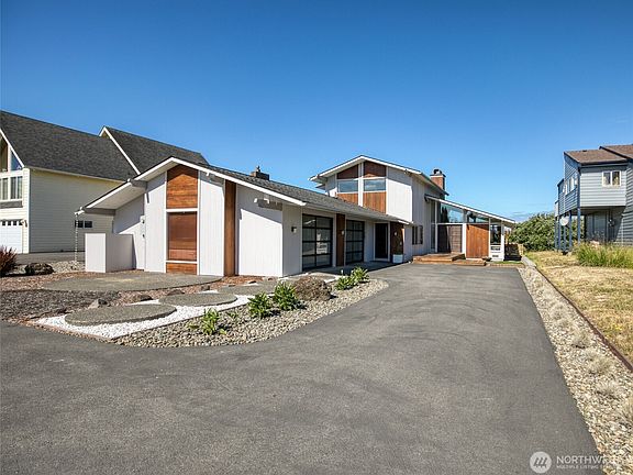 2nd image of 675 Ocean Shores Boulevard SW