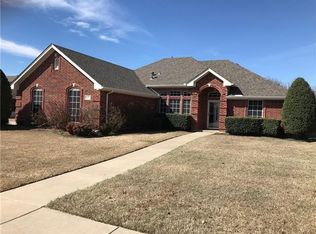 1402 High Point Dr, Pilot Point, TX 76258