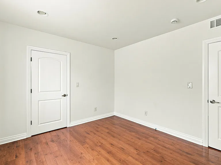 246 E Gage Ave — Photo 24