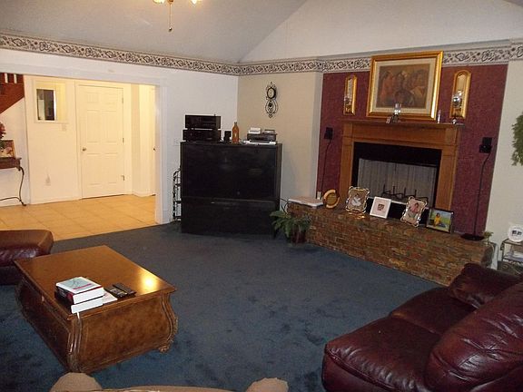 2nd image of 2728 Brentwood Dr