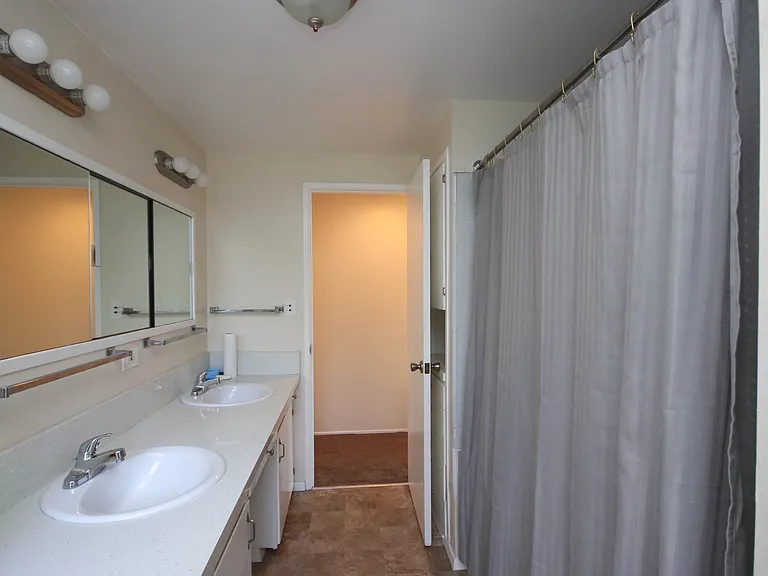 2455 Cooley Pl — Photo 31