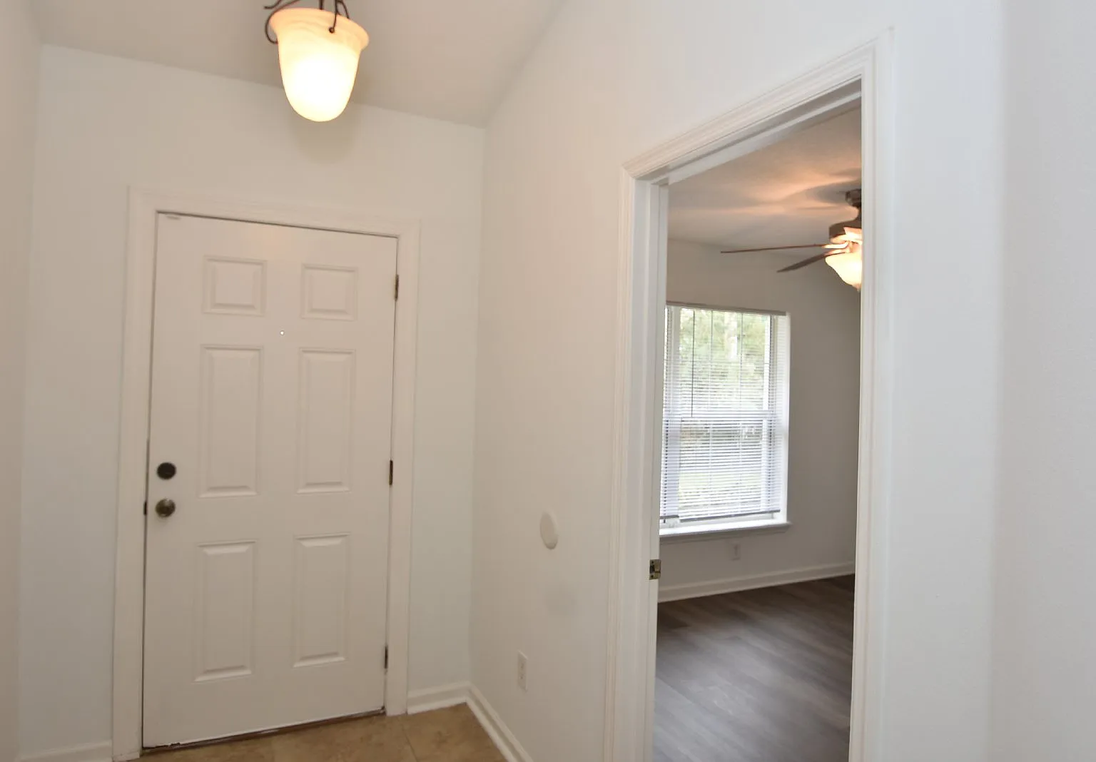 4 bed, 2.0 bath, 1665 sqft, $2,000 — Photo 3