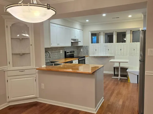22415 Greenview Ct, Great Mills, MD 20634