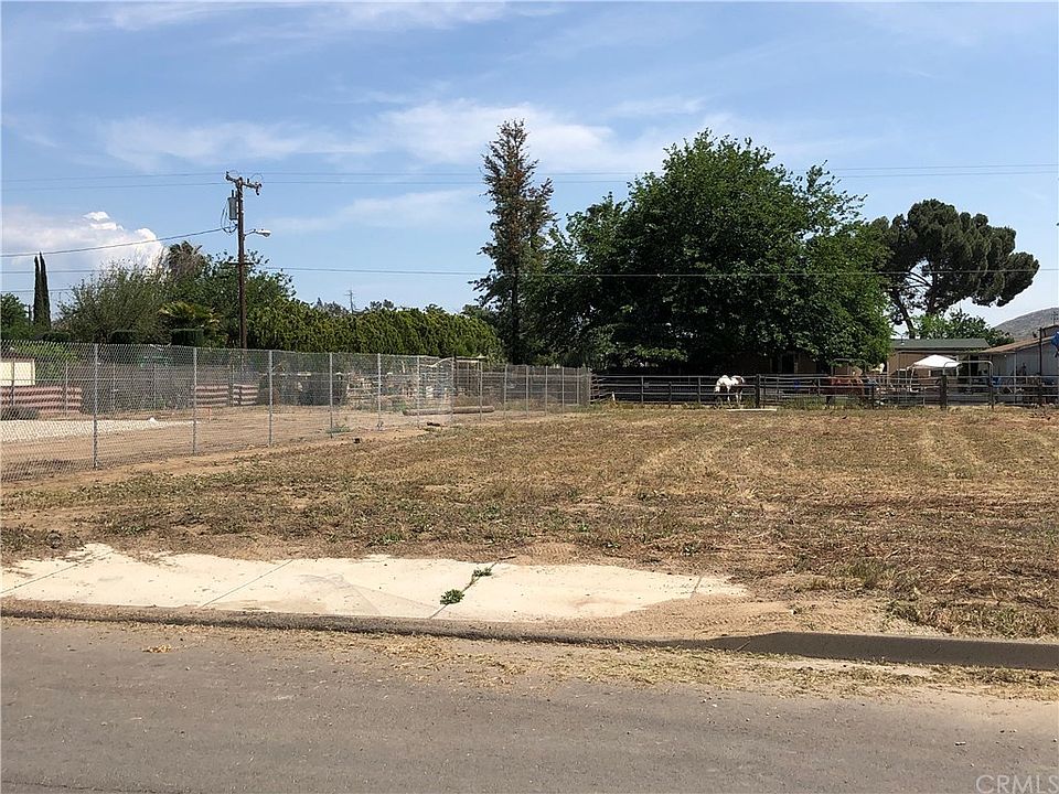 1st image of 32775 Asbury St