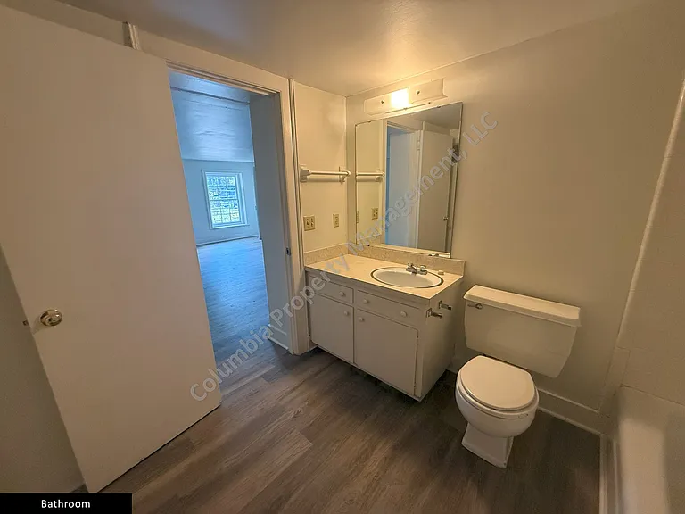 1620 Bull St — Photo 8