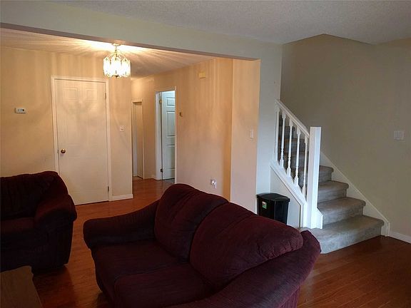 5th image of 250 Keats Way #16