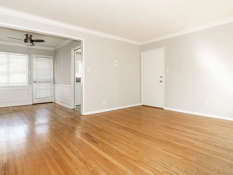 1420 Barrington Way — Photo 7