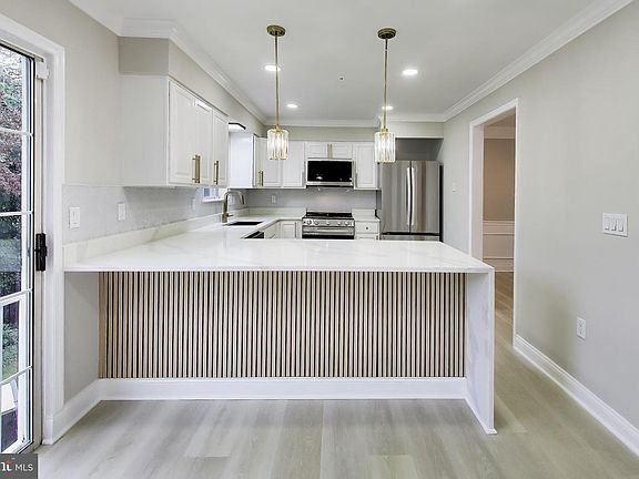 2nd image of 4807 Pistachio Ln