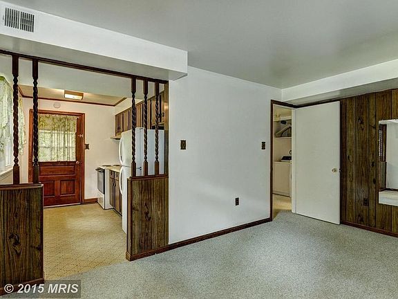 4th image of 2325 Oak Dr