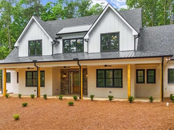 225 Laurel Place Dr, Cornelia, GA 30531