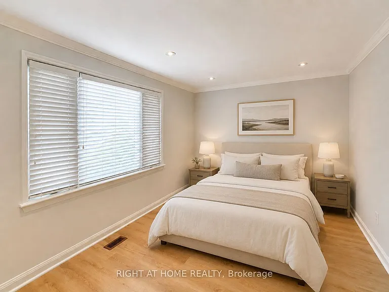 55 Verwood Ave #MAIN — Photo 5