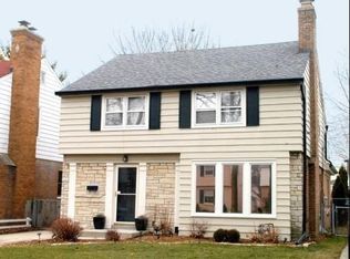 5541 N Kent Ave, Whitefish Bay, WI 53217