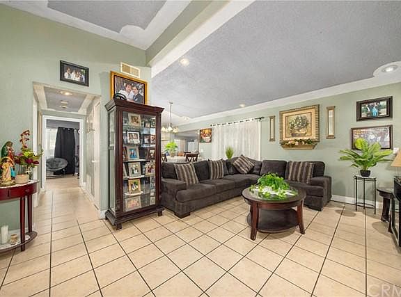 5th image of 2050 Arthur Ave