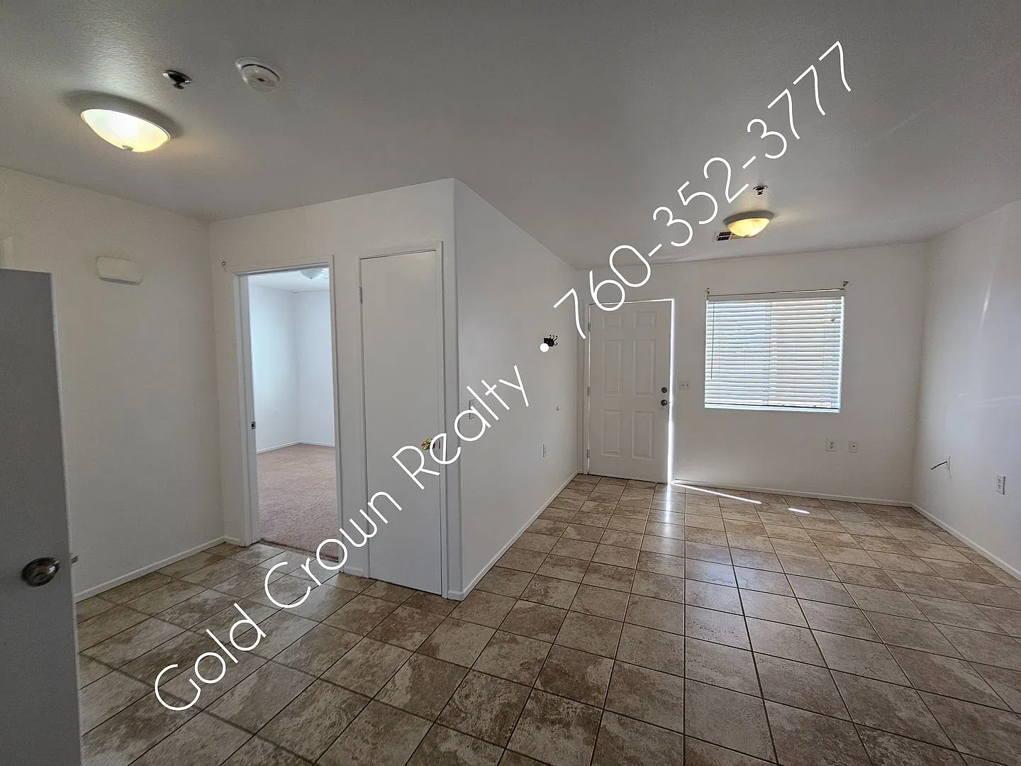 1770 W Evan Hewes — Photo 2