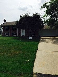 House front cement driveway