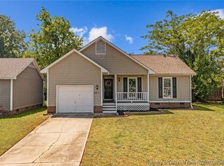 561 Jennings Farm Rd, Fayetteville, NC 28314