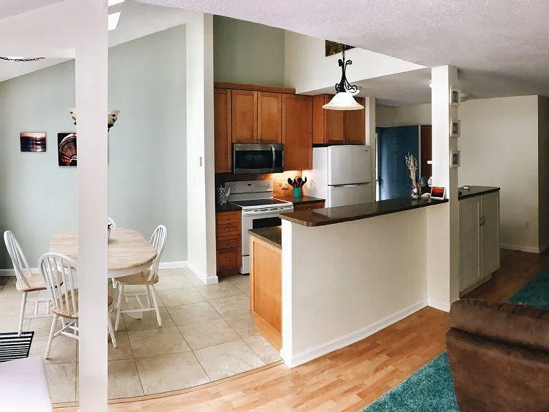 2 bed, 956 sqft, $1,985 — Photo 4