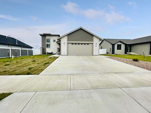 3rd image of 41 38th Ave NE