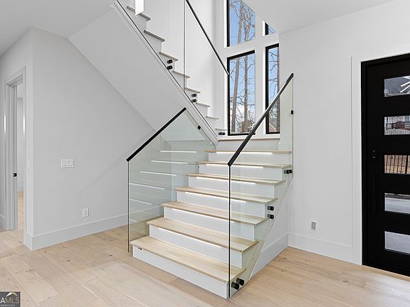 4th image of 2709 Collins Hill Rd