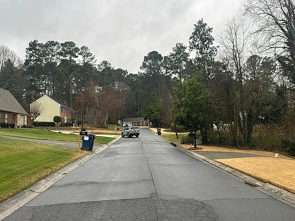 4th image of 2203 Wood Glen Ln SE