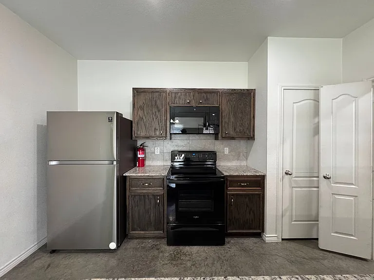 6115 Amelia Earhart Blvd — Photo 12