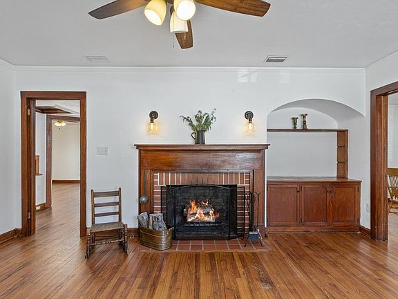 5th image of 396 NW Hillsboro St