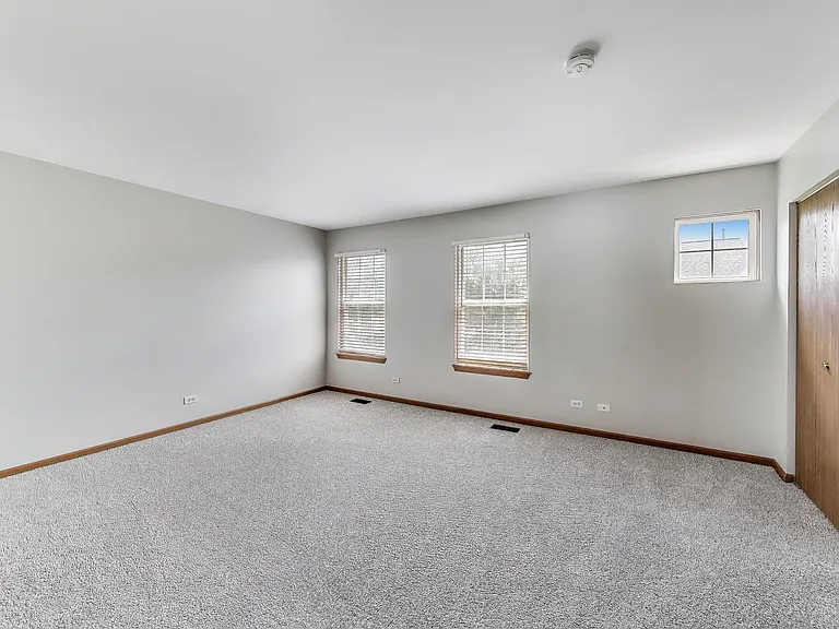 985 Manchester Cir #985 — Photo 16
