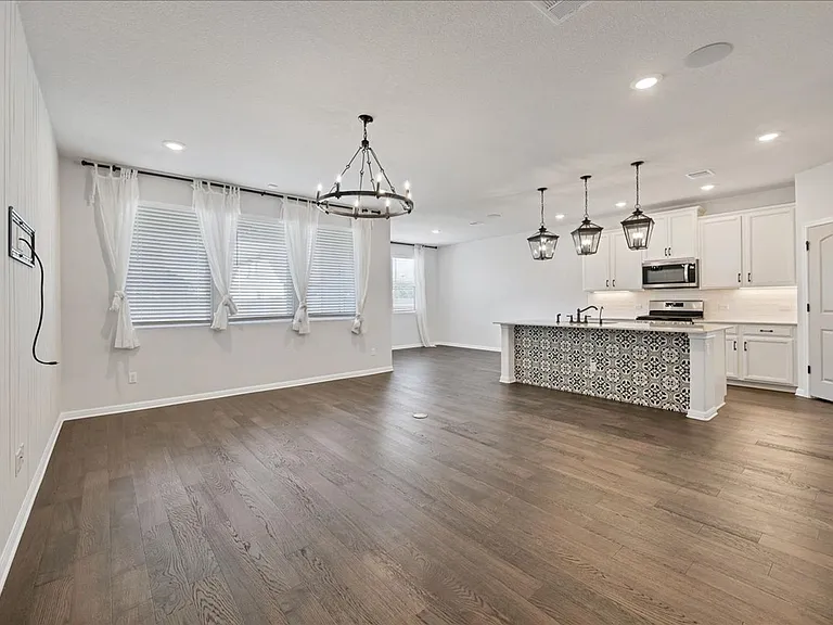 2605 Acoma Ln — Photo 10