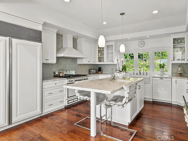 1010 Emerald Bay — Photo 19