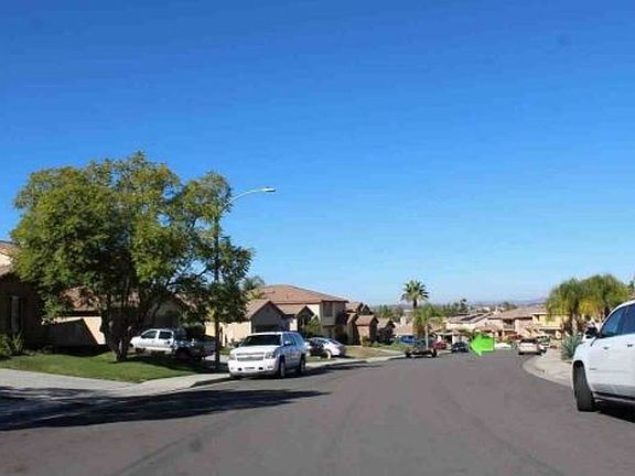 Exterior Neighborhood (street photo)