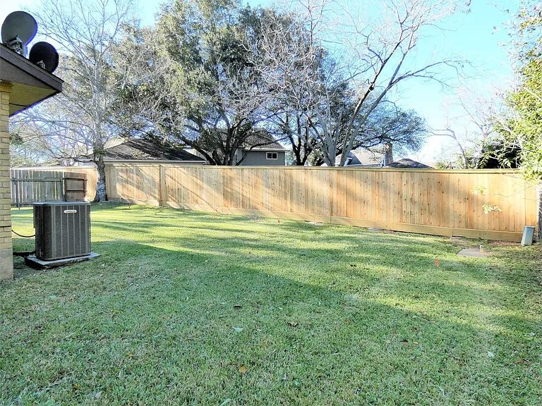 604 Golfview Dr — Photo 21