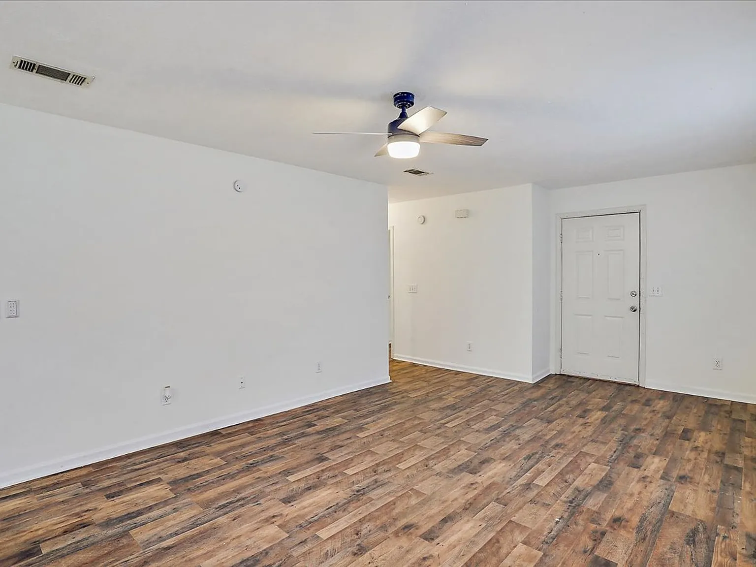 2-Bedroom, 2-Bath Townhome in Brandon — Photo 4
