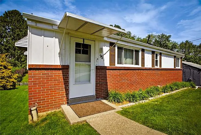 941 Logan Rd — Photo 3