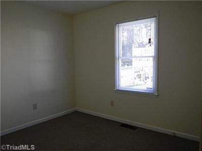4th image of 3950 Yy Eastland Ave