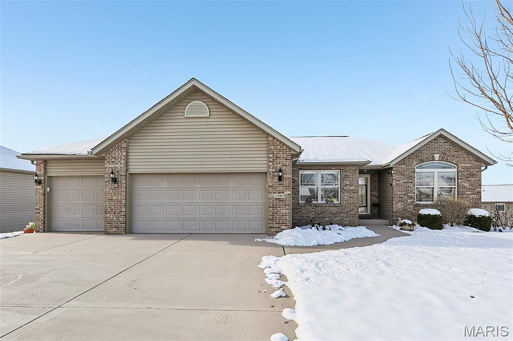 1869 Robins Mill Ct, Maryville, IL 62062 | Zillow