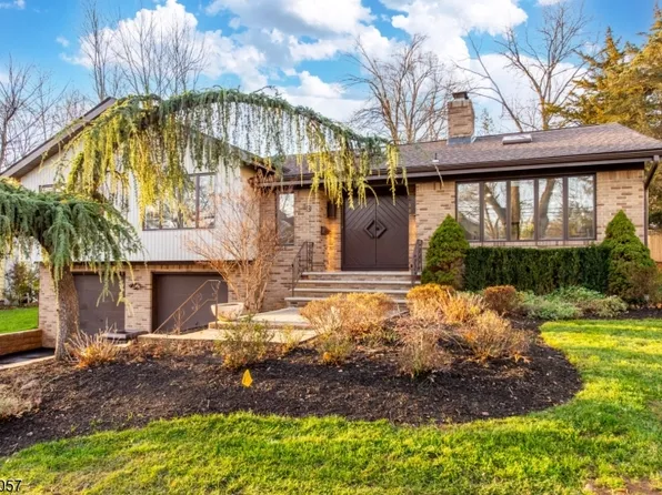 19 Park Dr, Livingston Twp., NJ 07039