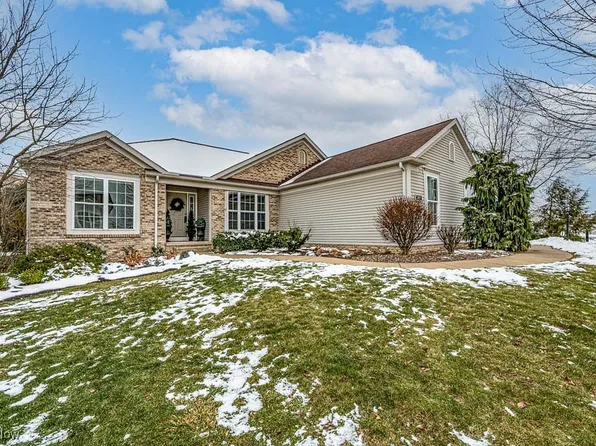 209 Canterbury Ct, Columbiana, OH 44408