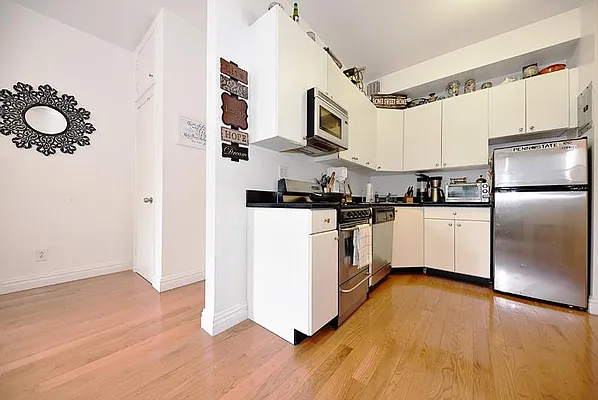 Rented by Buchbinder & Warren | media 7