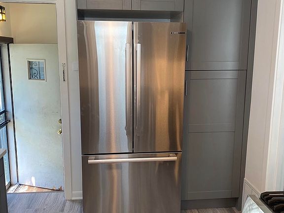 5th image of 8015 W Lorraine Pl