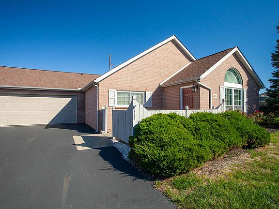2nd image of 2496 Meadow Glen Ln