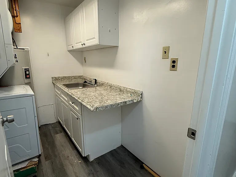 7008 Old Brentford Rd — Photo 10