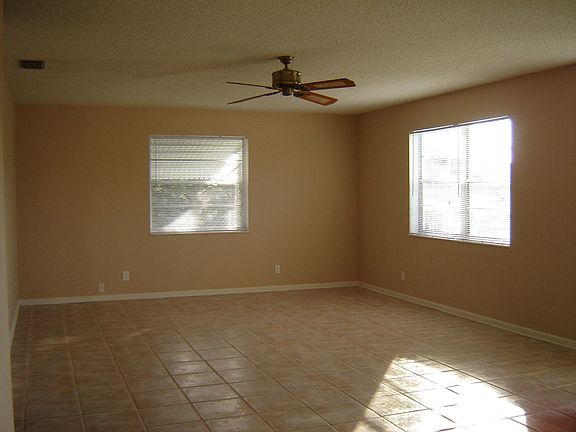 3rd image of 1951 Circle Dr