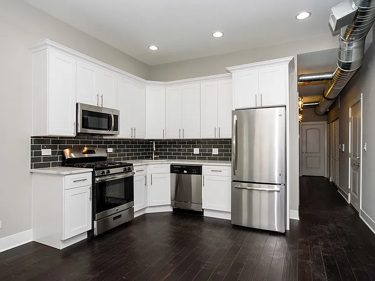 836 N Milwaukee Ave #4F — Photo 1