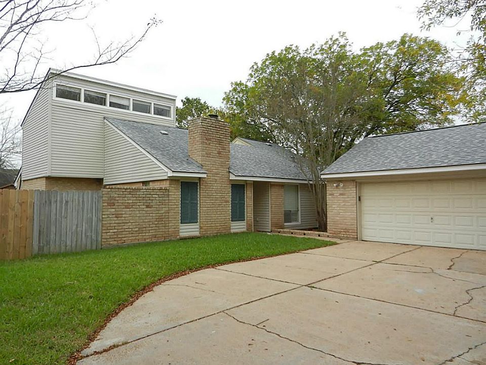 1st image of 15127 Grove Gardens Dr