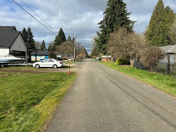 5th image of 1701 Fir St NE