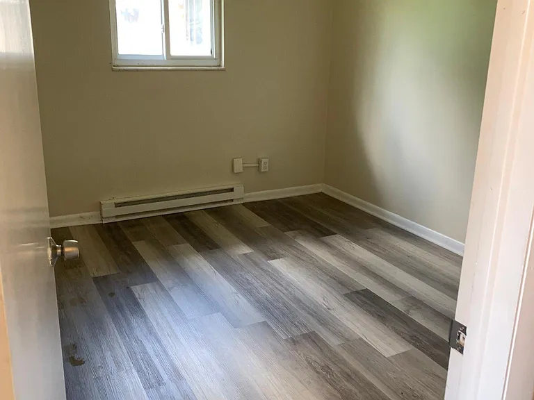7542 Woodlawn Ave — Photo 14
