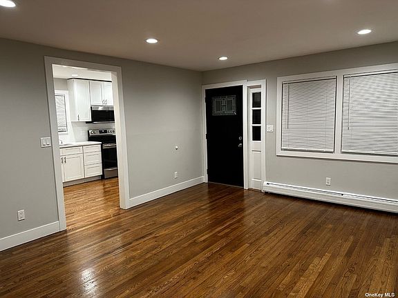 4th image of 219 Manorhaven Blvd Floor 1