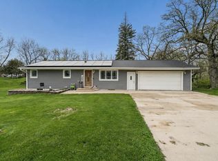 121 10th St SW, Oelwein, IA 50662