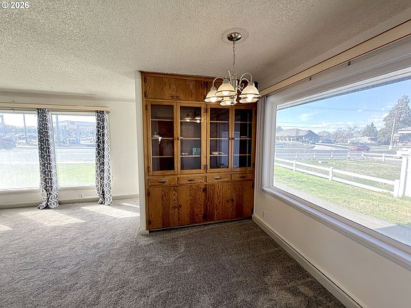 3rd image of 725 SW 11th St