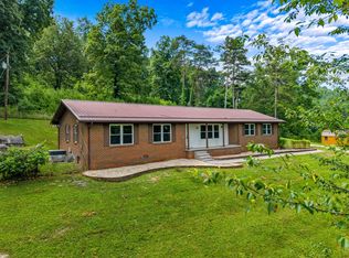 221 Greer Ln, Tazewell, TN 37879